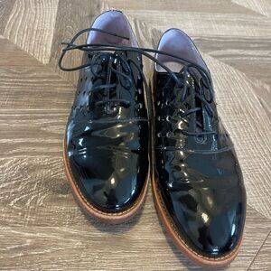 Johnson and Murphy Women's 7.5 Perforated Black Patent Leather Tuxedo Shoes